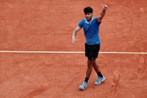 With a little help from his friends, Vacherot reaches Monte Carlo semis