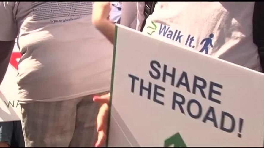 Flash mob teaches Bethlehem drivers to share the roads