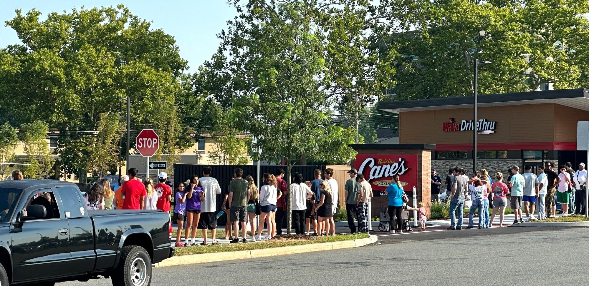 Raising Cane's Fans Line Up In Droves For Debut Of Chain's 1st Lehigh ...