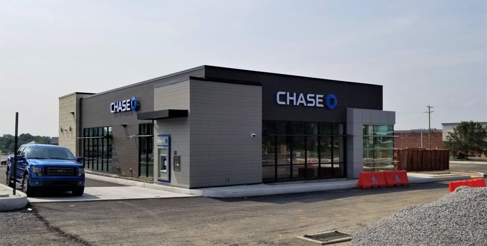 2 restaurants, bank nearing completion in Easton area Eat, Sip, Shop