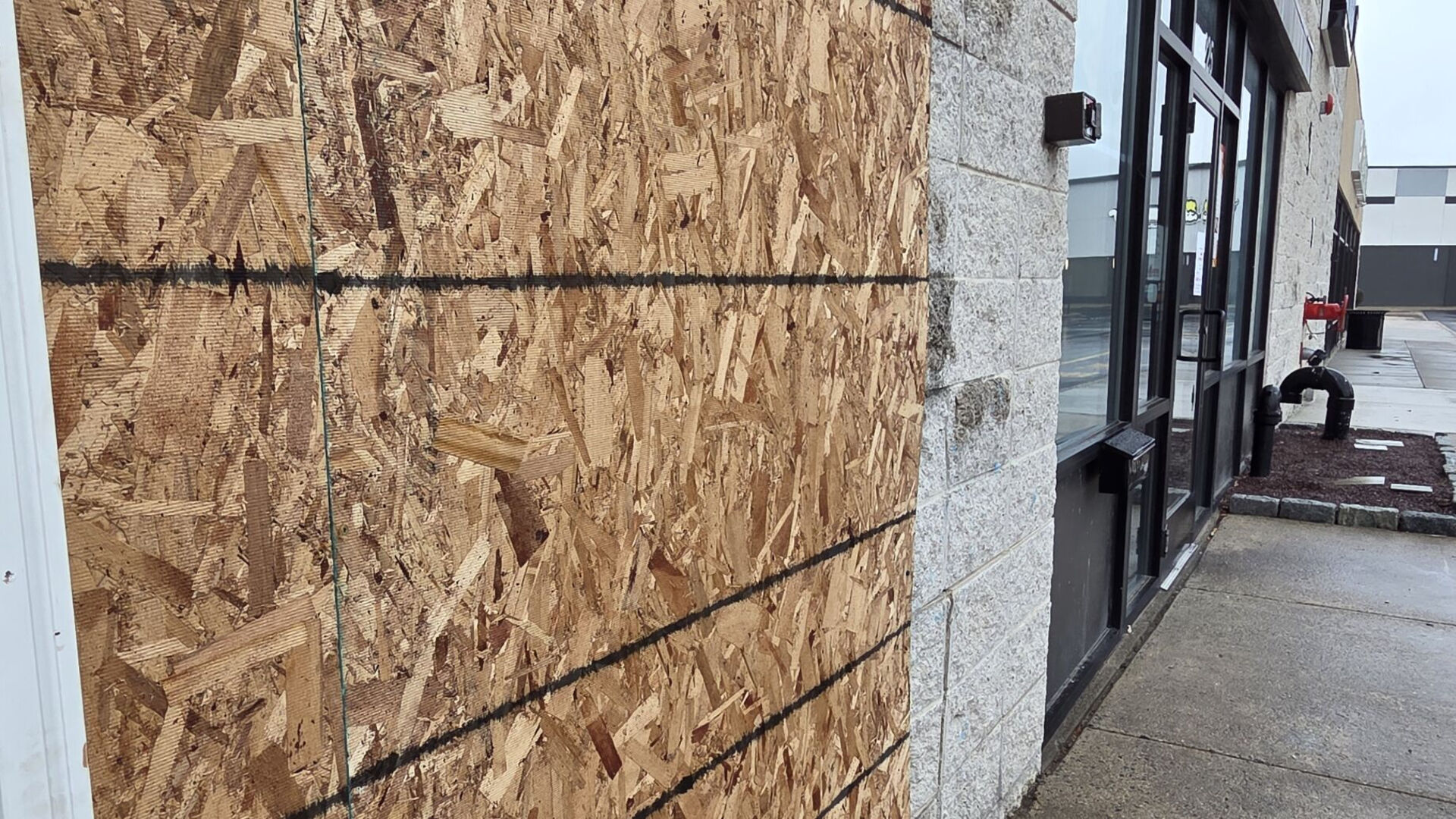 Popular Lehigh Valley restaurant temporarily closed after car hits