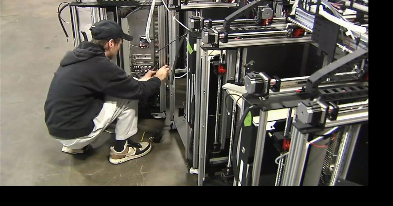 Local 3-D printing company hoping to raise $150,000 to ensure Ukrainians who need prosthetics get them