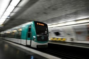 Police arrest suspect after man stabs 3 women in Paris metro