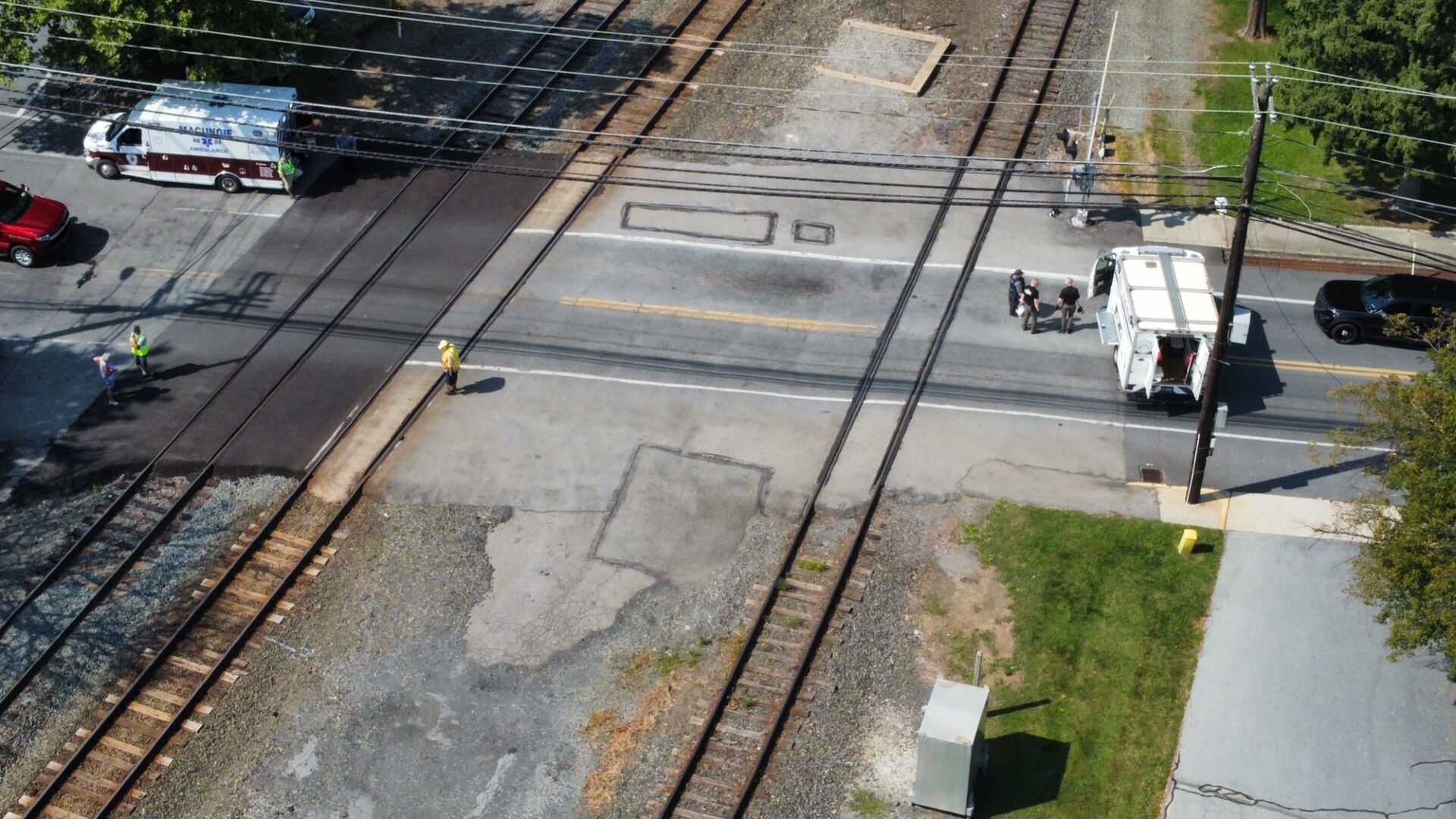 Man, 26, dead after being hit by train at Alburtis street crossing ...