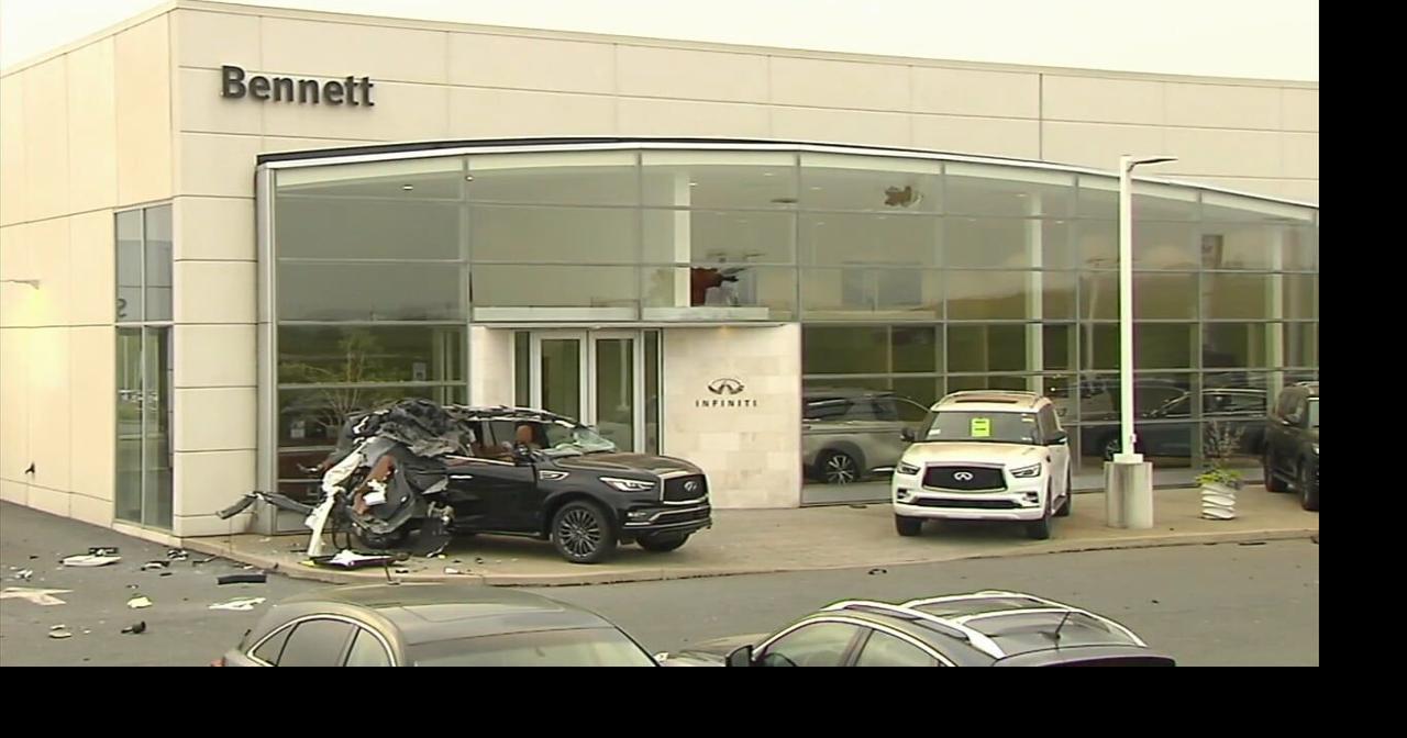 Man dies after highspeed crash into Lehigh Street car dealerships