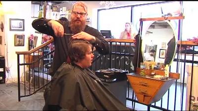 Free Dinner And Haircuts Available At Annual Grand Christmas