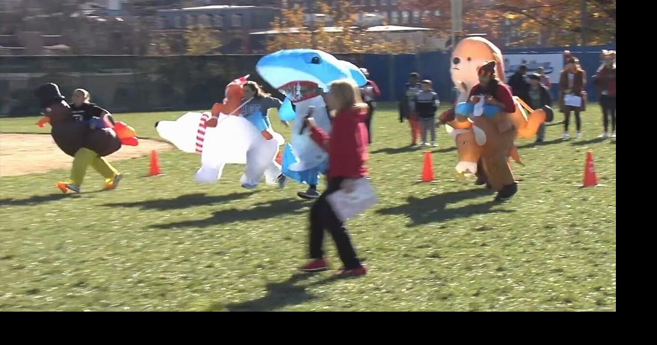 Lauer's Park Elementary celebrates students with unique Thanksgiving tradition