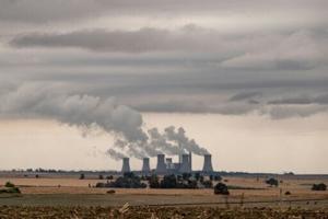 South Africa coal delay could cause 32,000 deaths, report says