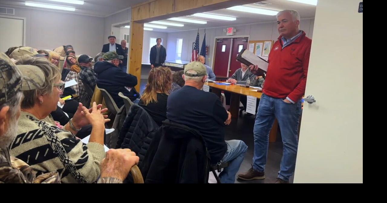 Residents raise questions about proposed ICE processing center at Upper Bern Township meeting