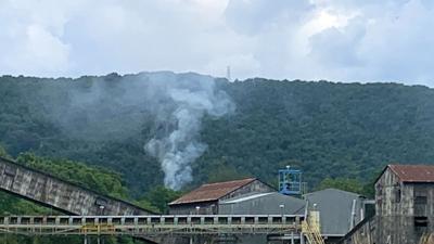 Firefighters battle brush fire on Neversink Mountain | Berks Regional ...