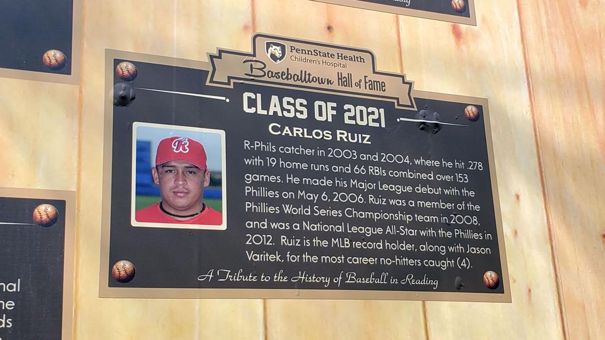 Former Phillies catcher Carlos Ruiz inducted to R-Phils