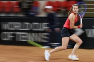 Holders Italy and Ukraine make strong starts in BJK Cup as USA trail