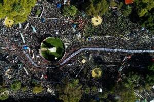 Huge crowd in Buenos Aires marks 50 years since Argentina's coup