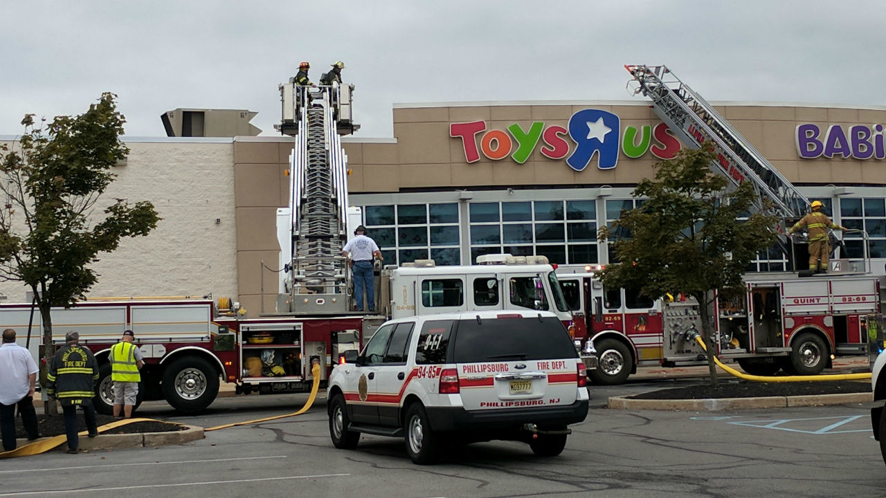 toys r us on fire