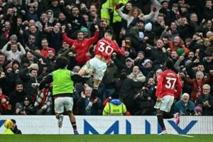 Man Utd strike late as Carrick extends perfect start in Fulham thriller