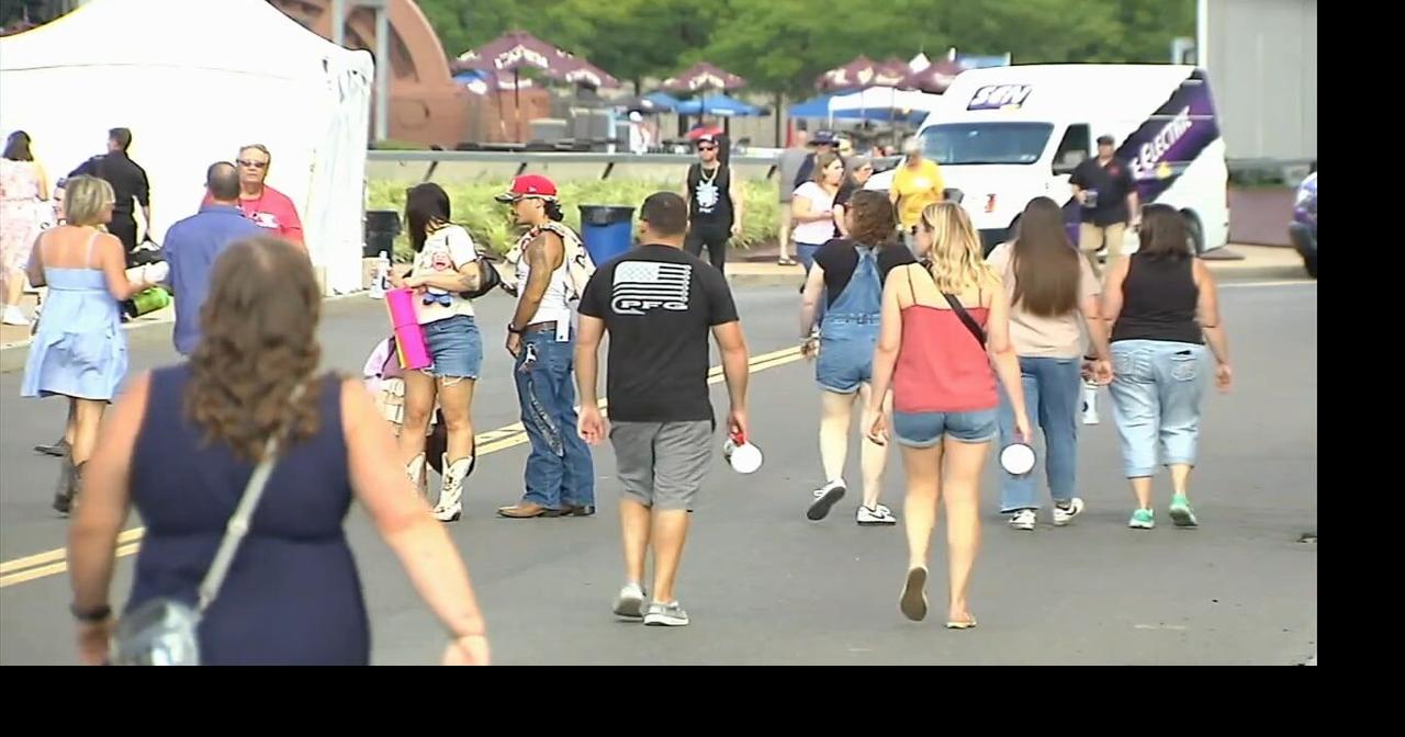 Thousands enjoy opening night of country's largest music festival in Bethlehem