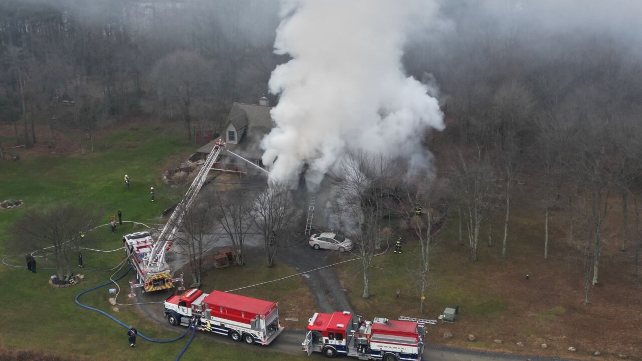 Crews battle smoky fire in Lehigh Township Lehigh Valley Regional News wfmz image