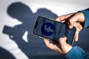 Teens underwhelmed by France's social media ban