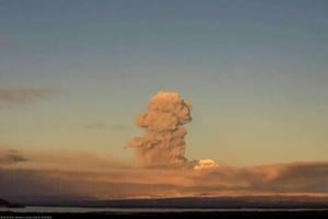 Russian volcano puts on display in latest eruption