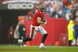 Bucs beat Panthers to keep NFL playoff hopes alive