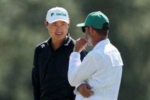 China's Li flushes toilet trouble at Masters