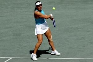 Pegula reaches WTA Charleston semis with latest three-setter