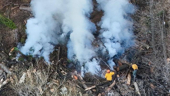 Multiple fire crews fight large mulch fire in Lehigh Township ...