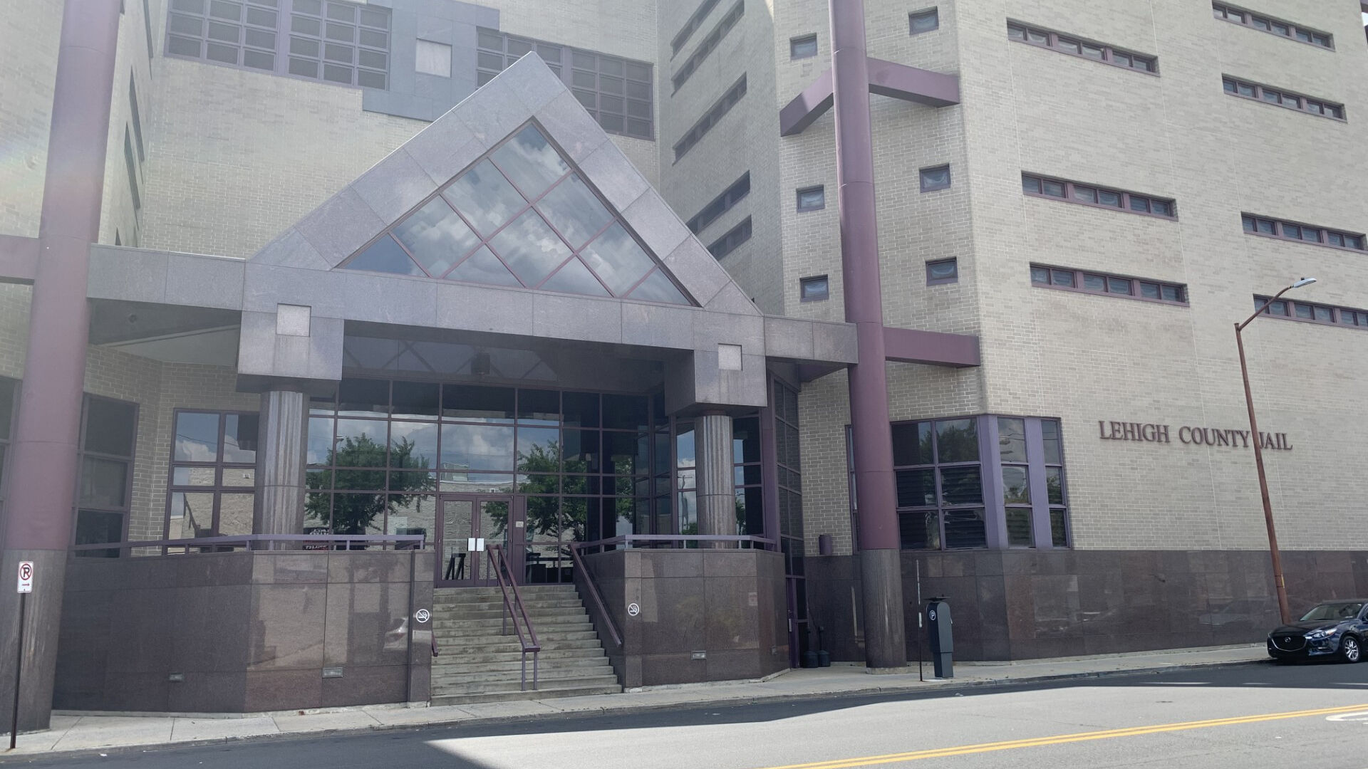 Lehigh Co. inmate found unresponsive in cell dies at hospital | Lehigh ...
