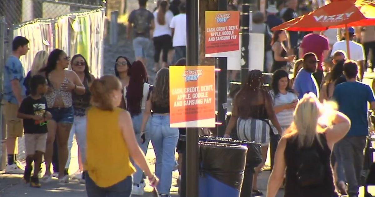 Festivalbesucher freuen sich über Massen nach der Pandemie beim Musikfest | Unterhaltungsnachrichten Festivalbesucher freuen sich über Massen nach der Pandemie beim Musikfest | Unterhaltungsnachrichten