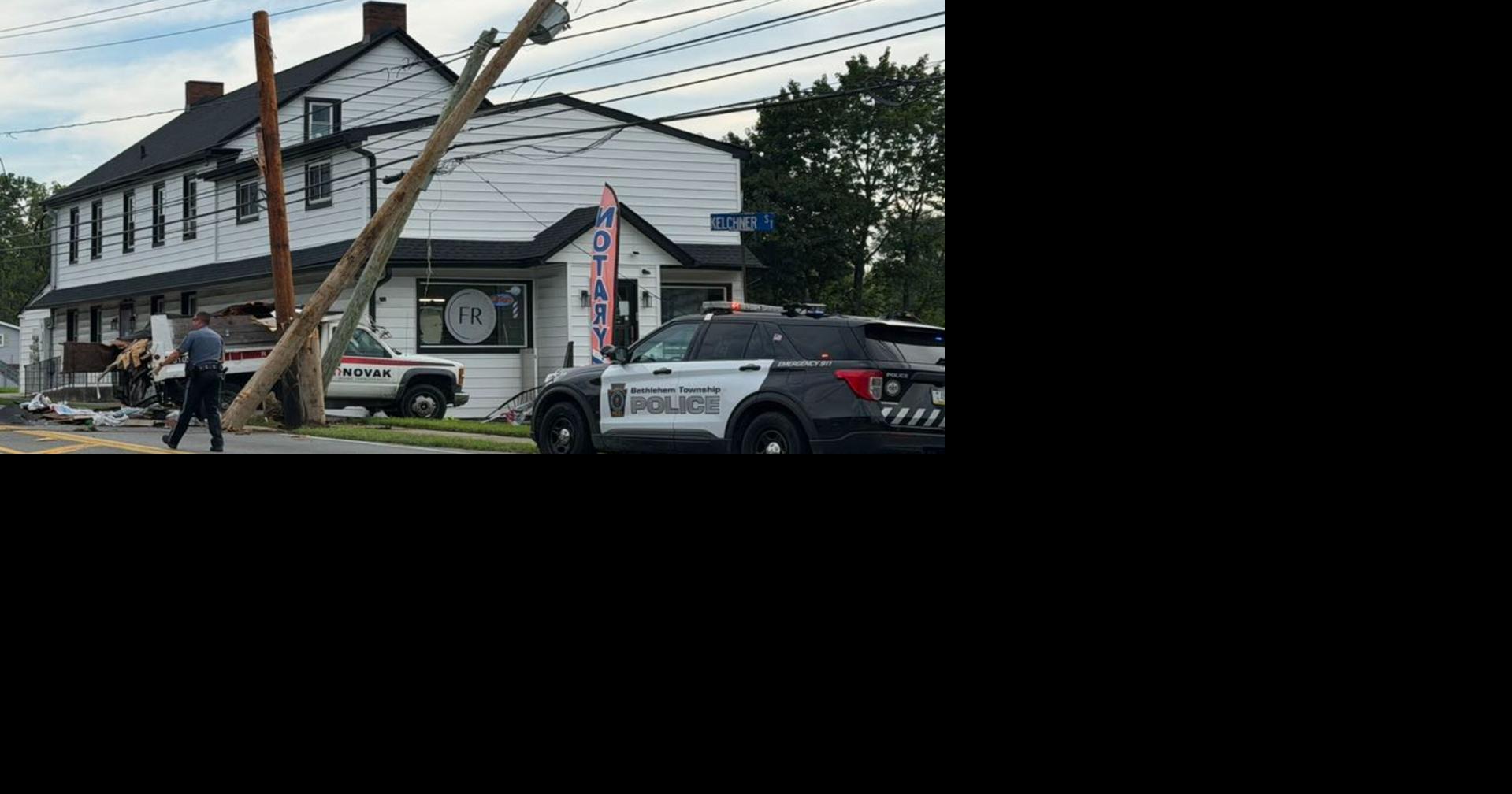 1 injured after dump truck crashes into pole in Bethlehem Twp.