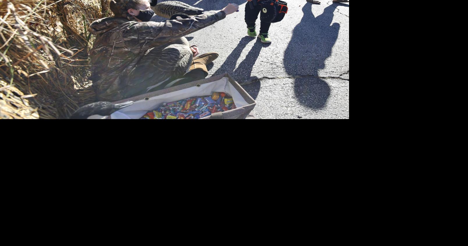 Hundreds attend Quincy police's trunk or treat event Local News