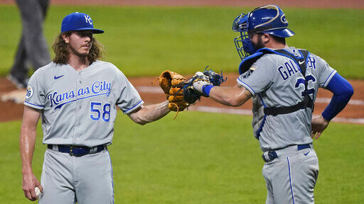 Brad Hand, Francisco Lindor lead Cleveland Indians past Kansas City Royals  