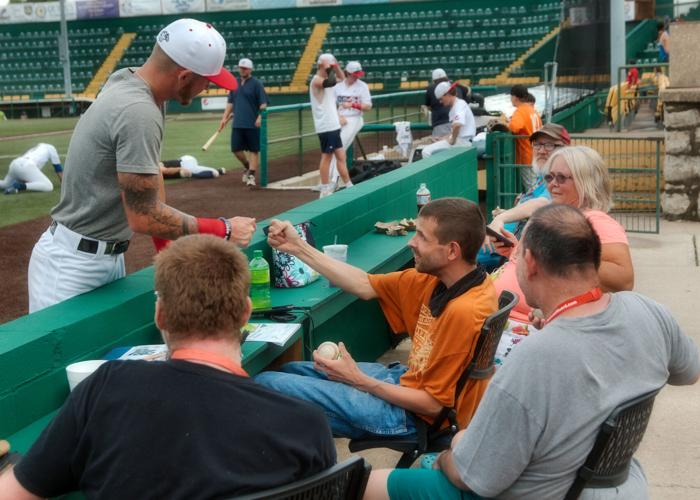 Gems player returns to Quincy, surprises his biggest fan Community