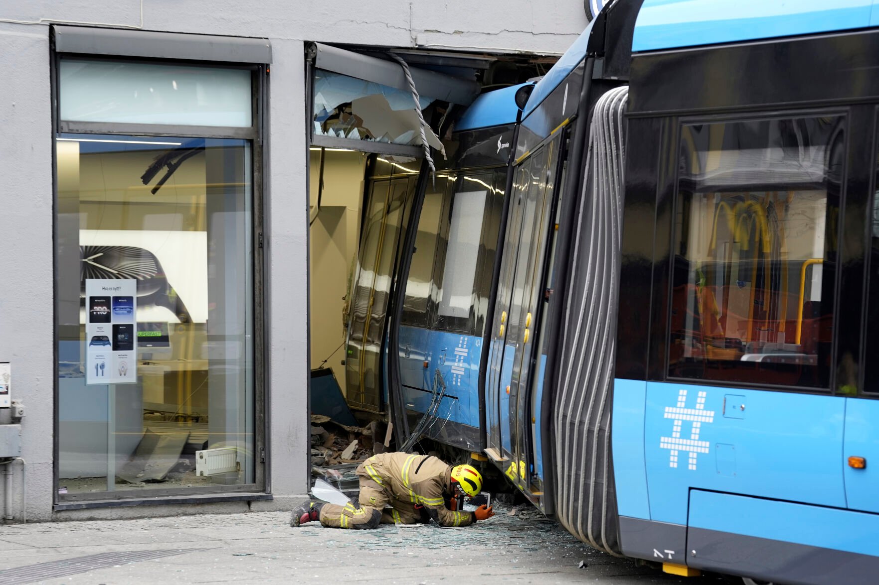 A Tram Derails And Plows Into A Shop In The Norwegian Capital But Only ...