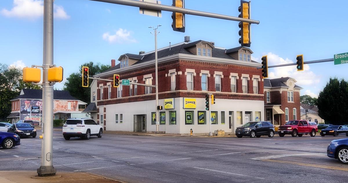 Council votes to bar truck traffic from right turns at Broadway intersection