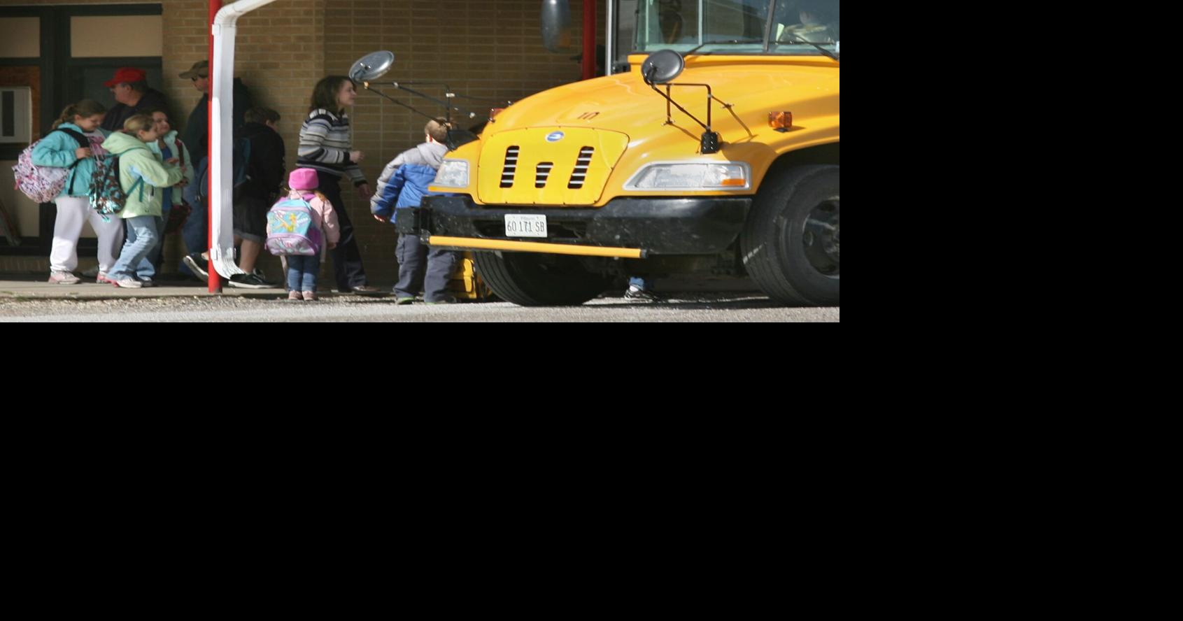 Western School Board mulls closing Hull school, sending most students