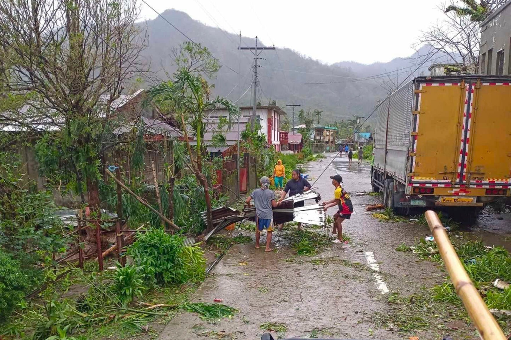 Typhoon Man-yi Leaves 7 Dead In Landslide In Philippines And Worsens ...