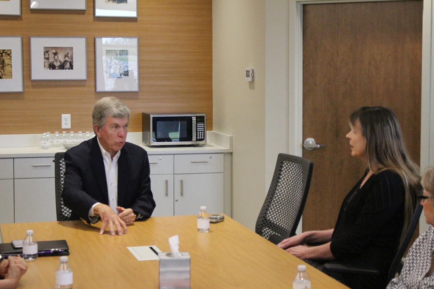 Sen. Blunt discusses tourism during stop in Hannibal