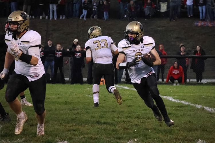 Niekamp, senior class takes on leadership role for Panthers | Sports | whig.com