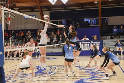 Payson Seymour defends home court in regional win over Western Sports