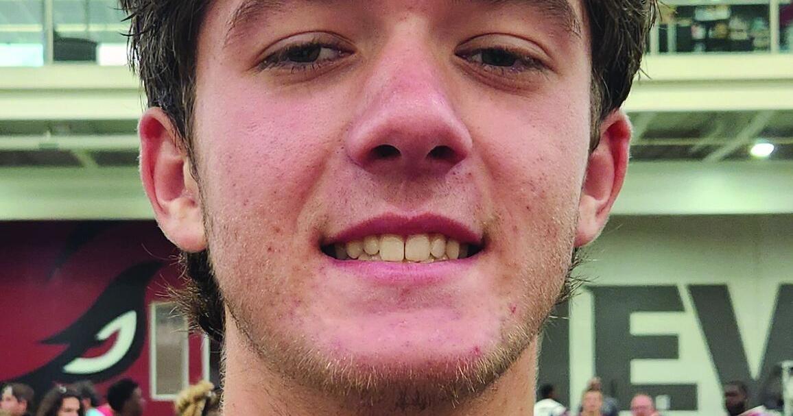 Departing FHS Bulldog Hank Hendrix commits to Arkansas