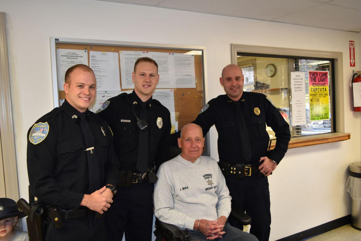 Pineville Police Department, mayor recognize two promoted police officers Pi News
