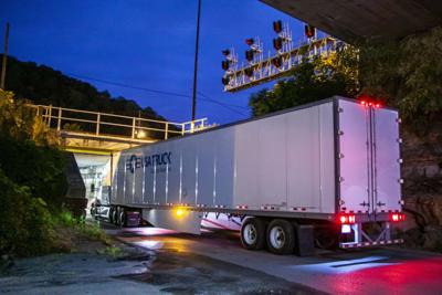 0911_stucktruck_95984.jpg