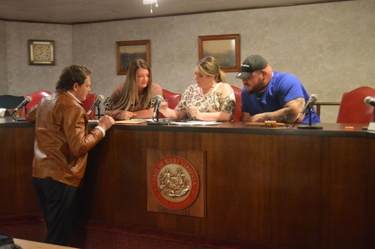 Hatfield wins Democratic nomination in Williamson Mayor race; Hight