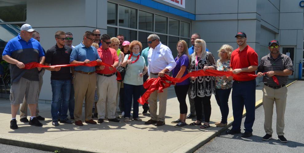 Thornhill Auto Outlet holds grand opening in South Williamson News
