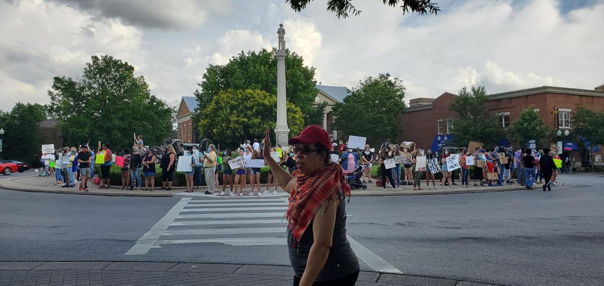 End White Silence Protest In Franklin Draws Spirited Crowd Honks Of Support News Williamsonherald Com