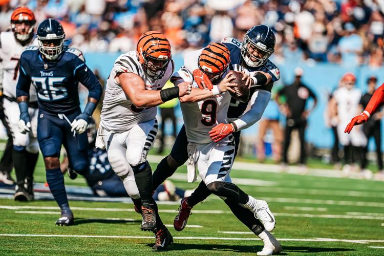 Henry runs for TD, throws for score as Titans rout Burrow, Bengals 27-3, Sports