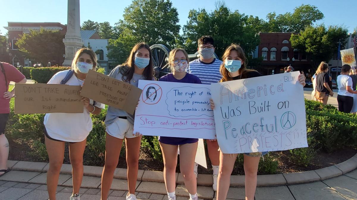 Update Franklin Protestors Seek Veto On Protest Bill Scuffle Occurs At End Of Event Communities Williamsonherald Com