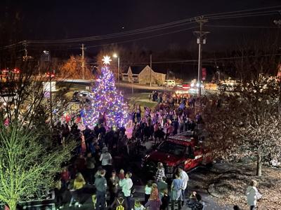 Hillsboro Texas Christmas Parade 2022 Photo Bz13Nztr5E-Ilm
