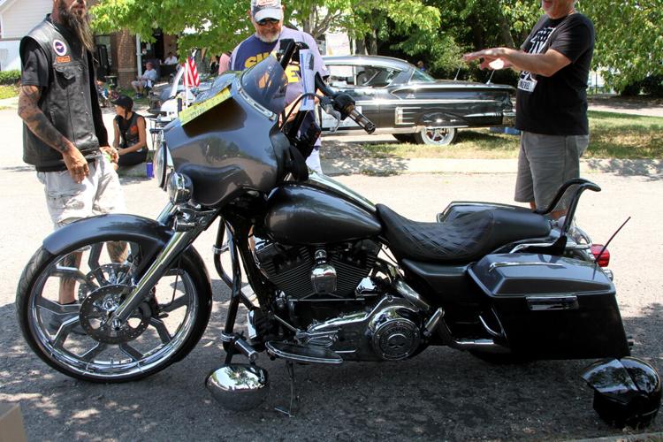 Hot cars match hot day at 2nd annual veterans car show ...